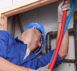 a Leesburg plumber is replacing the old pipes with new PEX ones